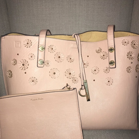 Calvin Klein Handbags - Calvin Klein Tote