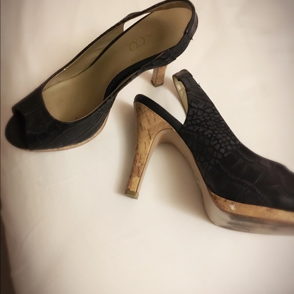 Heels - Picture 2 of 2