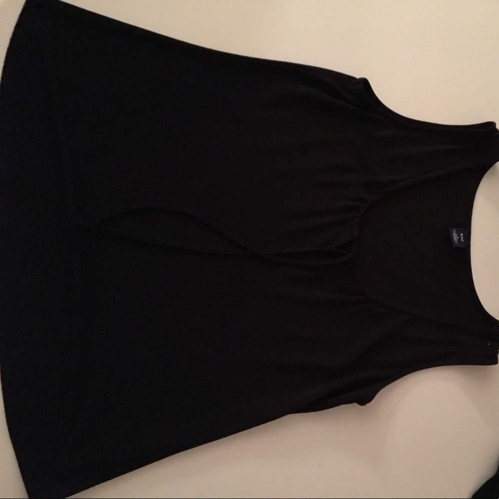 Gap black sleeveless shirt.