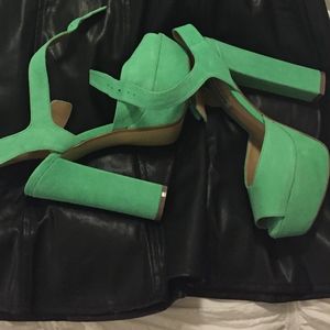 Steve Madden Seafoam Platform Heels