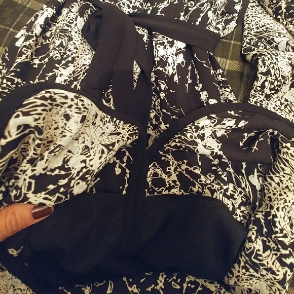 BCBGMAXAZRIA "AZRA" Dress size XXS - Picture 6 of 8