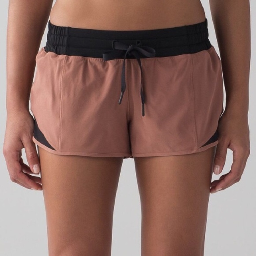 Lululemon hottie hot shorts size 4 taupe and black