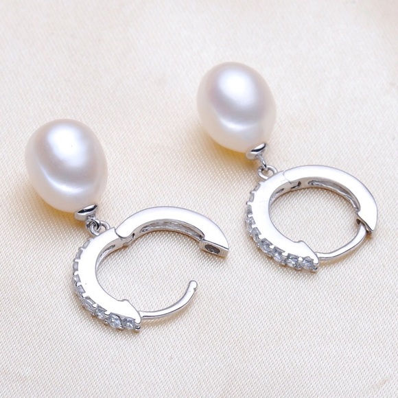 Jewelry - A New Sterling Silver Fresh Water Pearl Earrings