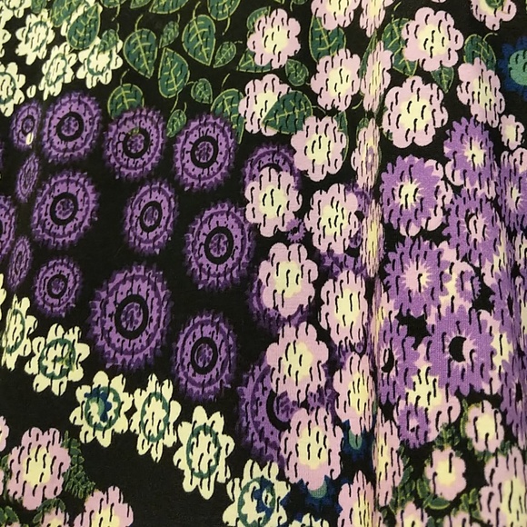 🆕 LuLaRoe Perfect T - Picture 2 of 4