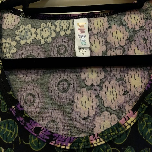 🆕 LuLaRoe Perfect T - Picture 3 of 4