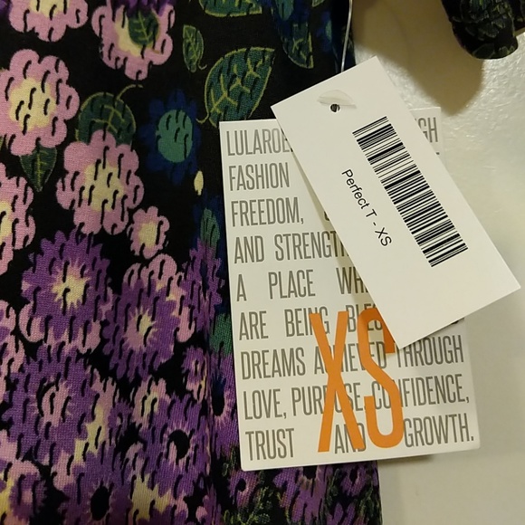 🆕 LuLaRoe Perfect T - Picture 4 of 4