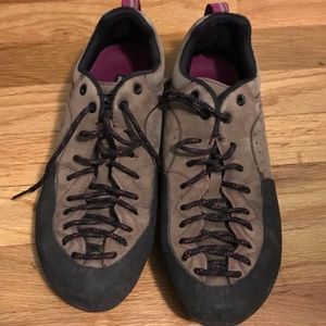 Patagonia Women's Cragmaster Approach/Hiking Shoe