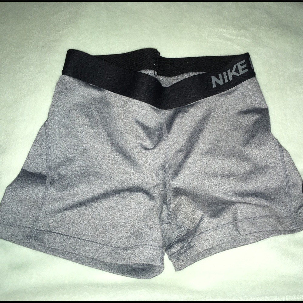 Nike Pro Shorts - Gray - M