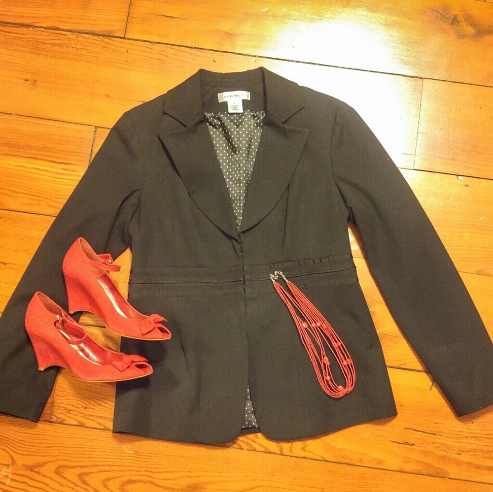 Nine West black blazer size 6