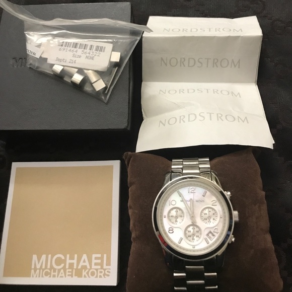 💯 % authentic Michael Kors Runway Chronograph - Picture 3 of 3