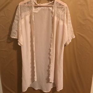 A stylish shall that can be used in any occasion