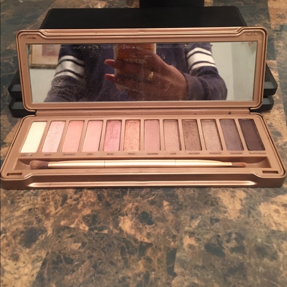 BUNDLE DEAL UD NAKED 2 & 3 PALETTE - Picture 2 of 5