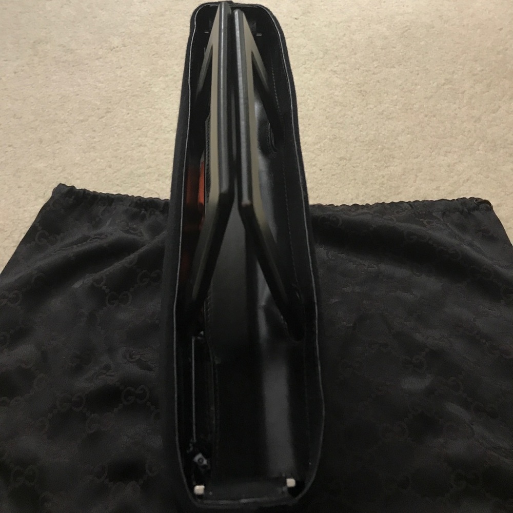 💯 % Authentic Salvatore Ferragamo Bag - Picture 2 of 8