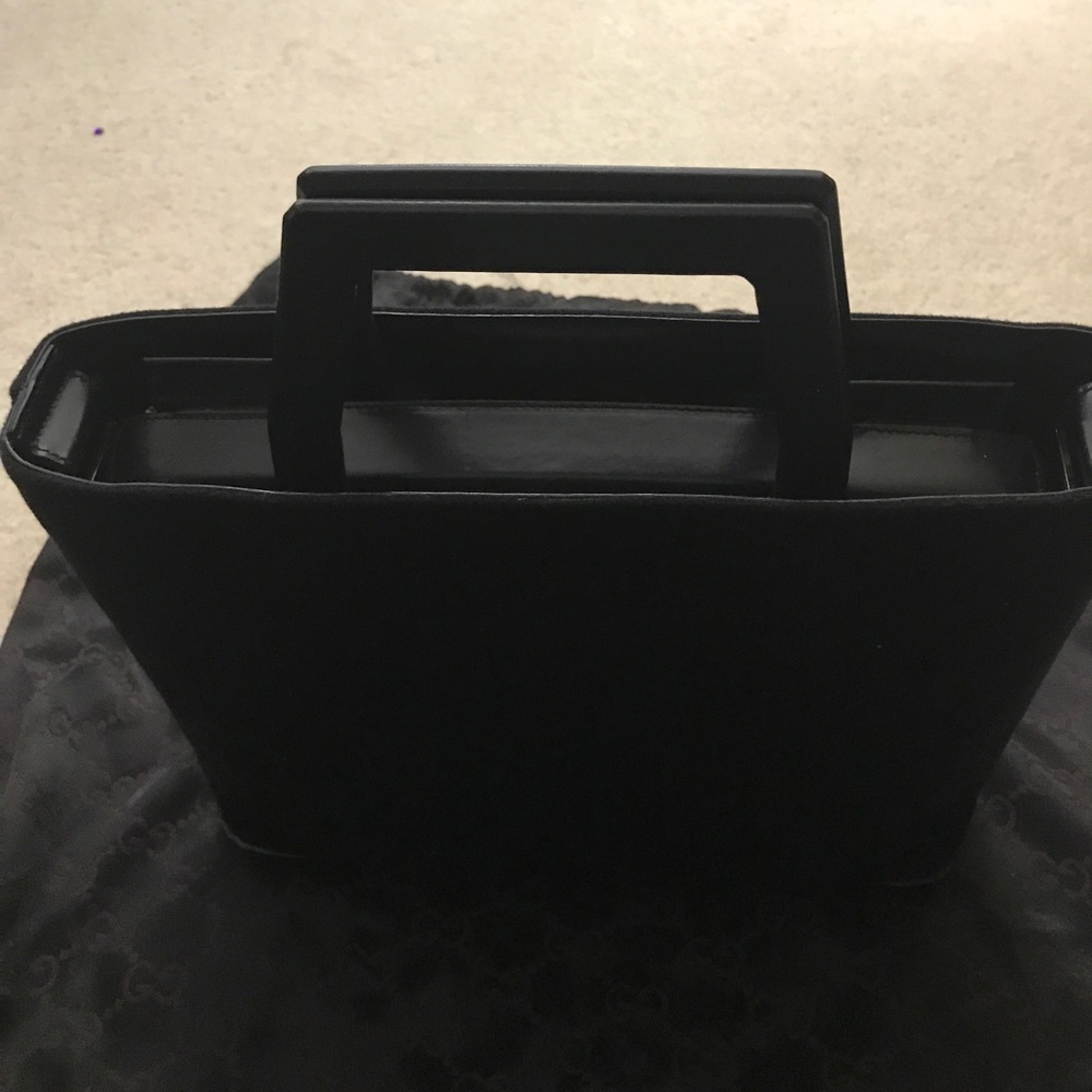 💯 % Authentic Salvatore Ferragamo Bag - Picture 3 of 8