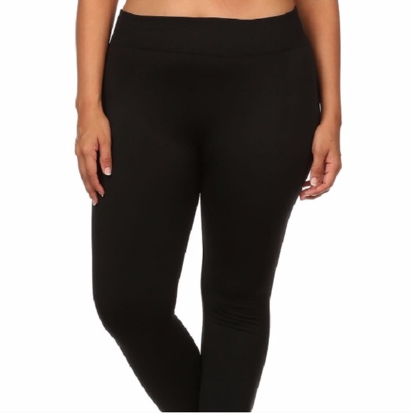 Pants - PLUS SIZE Fleece Lined Black Leggings