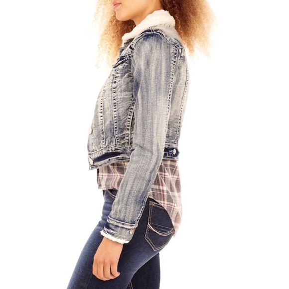 Faux Fur Collar Denim Crop Jacket - Picture 2 of 3