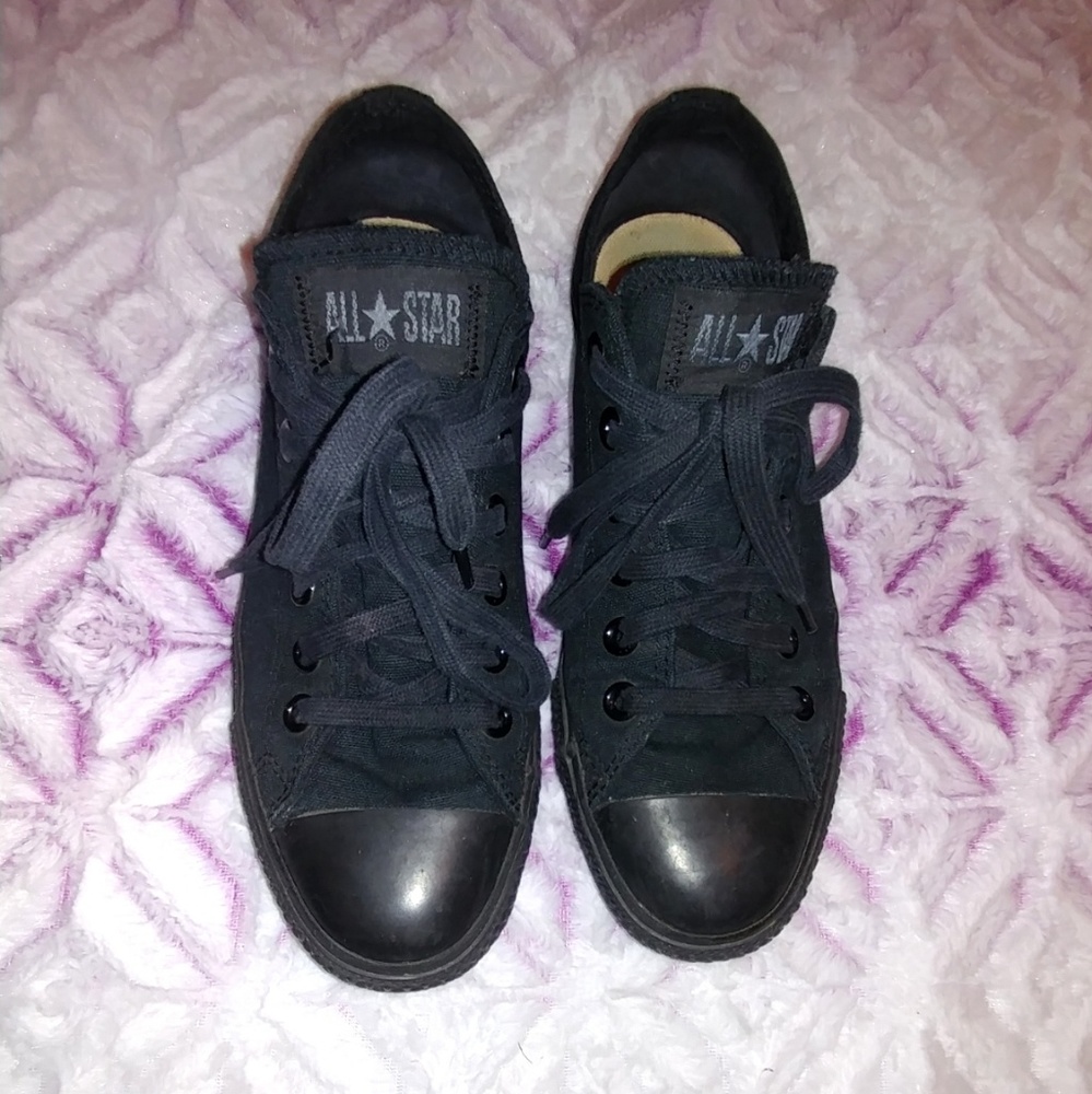 All Black Women's All Star Converse 🌟