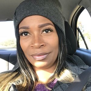 Meet your Posher, Regina