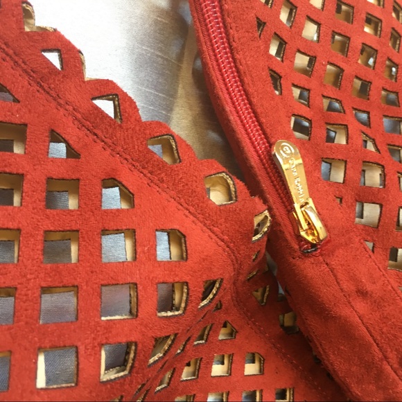 Ladies thigh high boots with heel-never worn - Picture 7 of 7