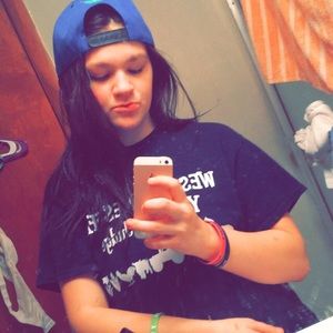 Meet your Posher, Emilee