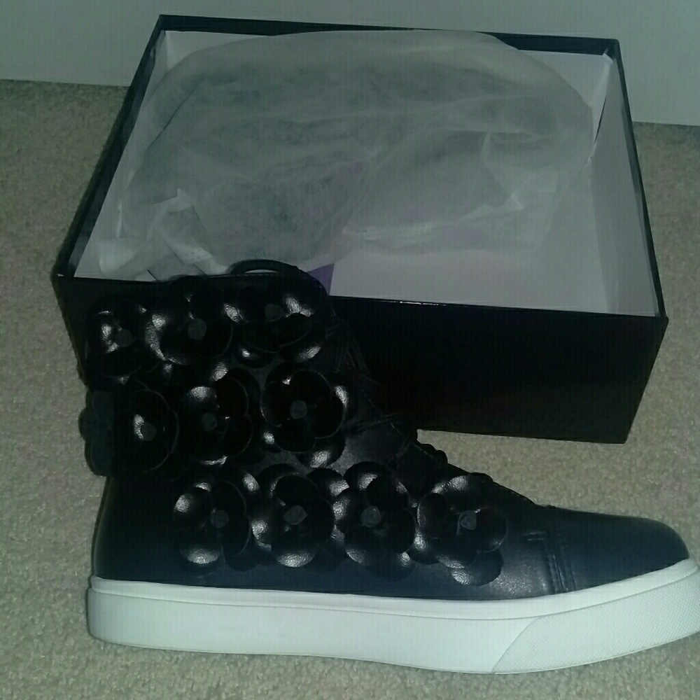 Black leather flower hi-top sneakers