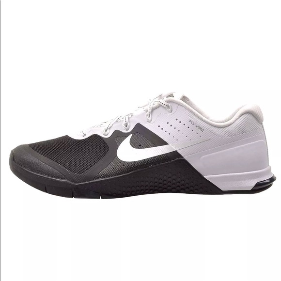 Nike Shoes - Women’s nike metcon 2 size 9