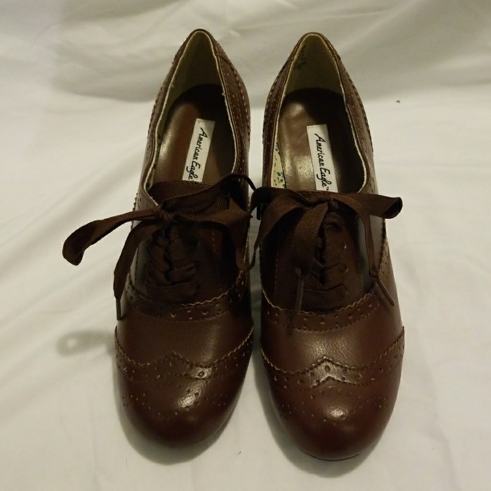 American Eagle Oxford Pumps