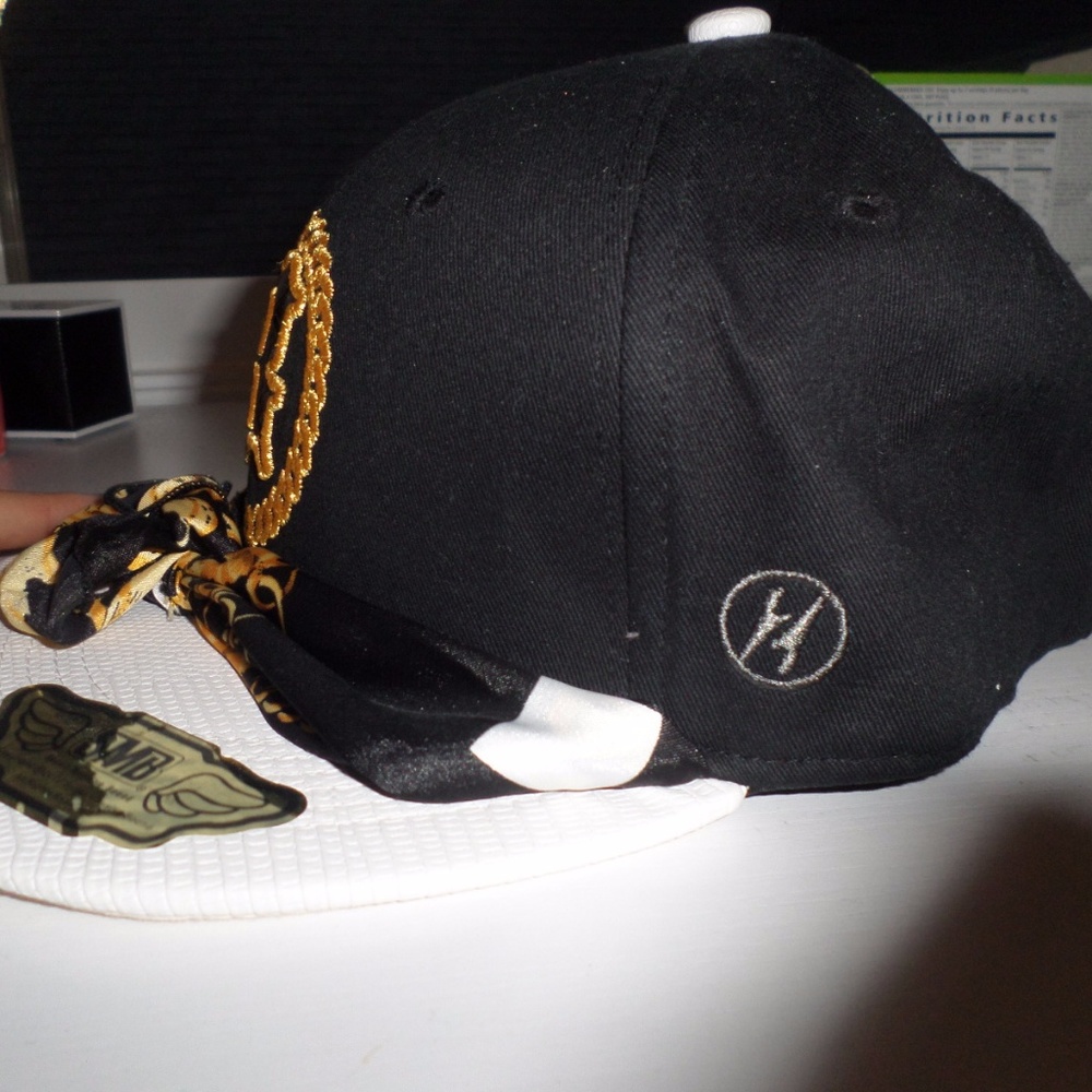 Hat - Picture 2 of 2