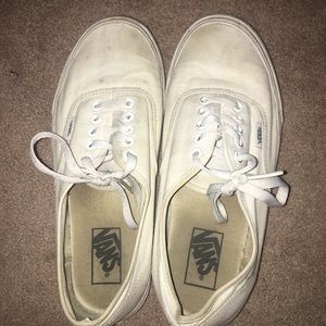 WHITE CLASSIC VANS