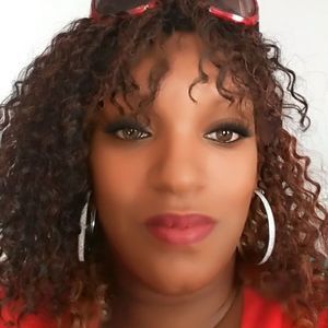 Meet your Posher, Alicia