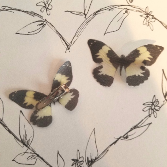 Black & White Silk Butterfly Hair Clips - Picture 3 of 3