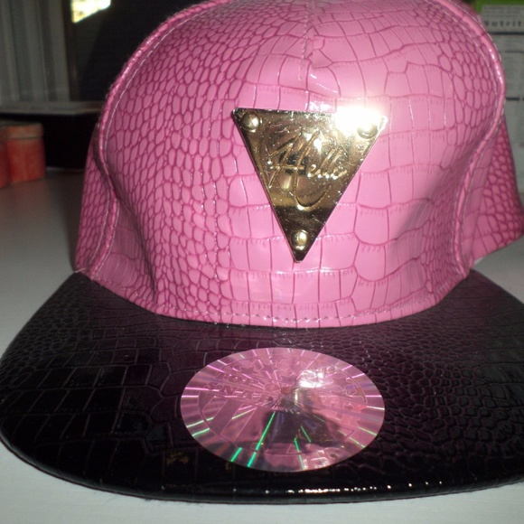 hat - Picture 1 of 2