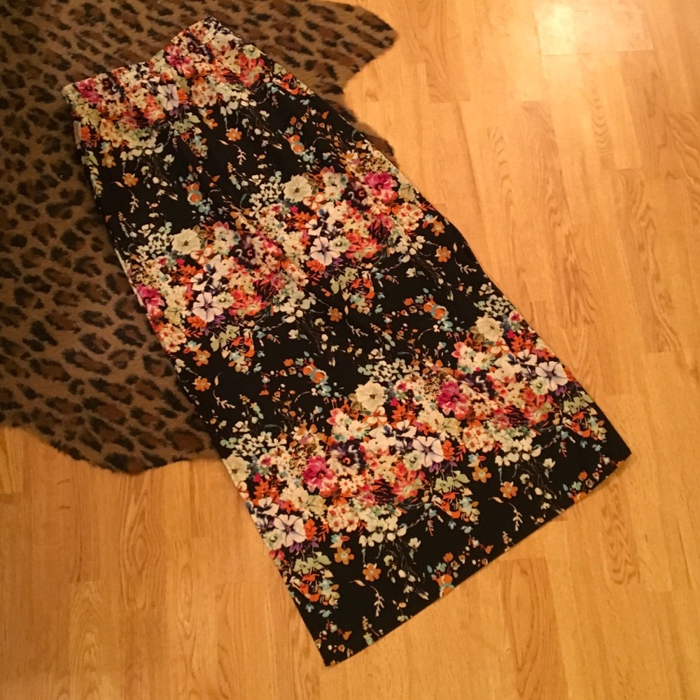 Olive & Oak Floral Skirt