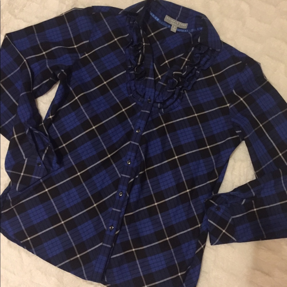 Perfect ruffle neck plaid blouse.
