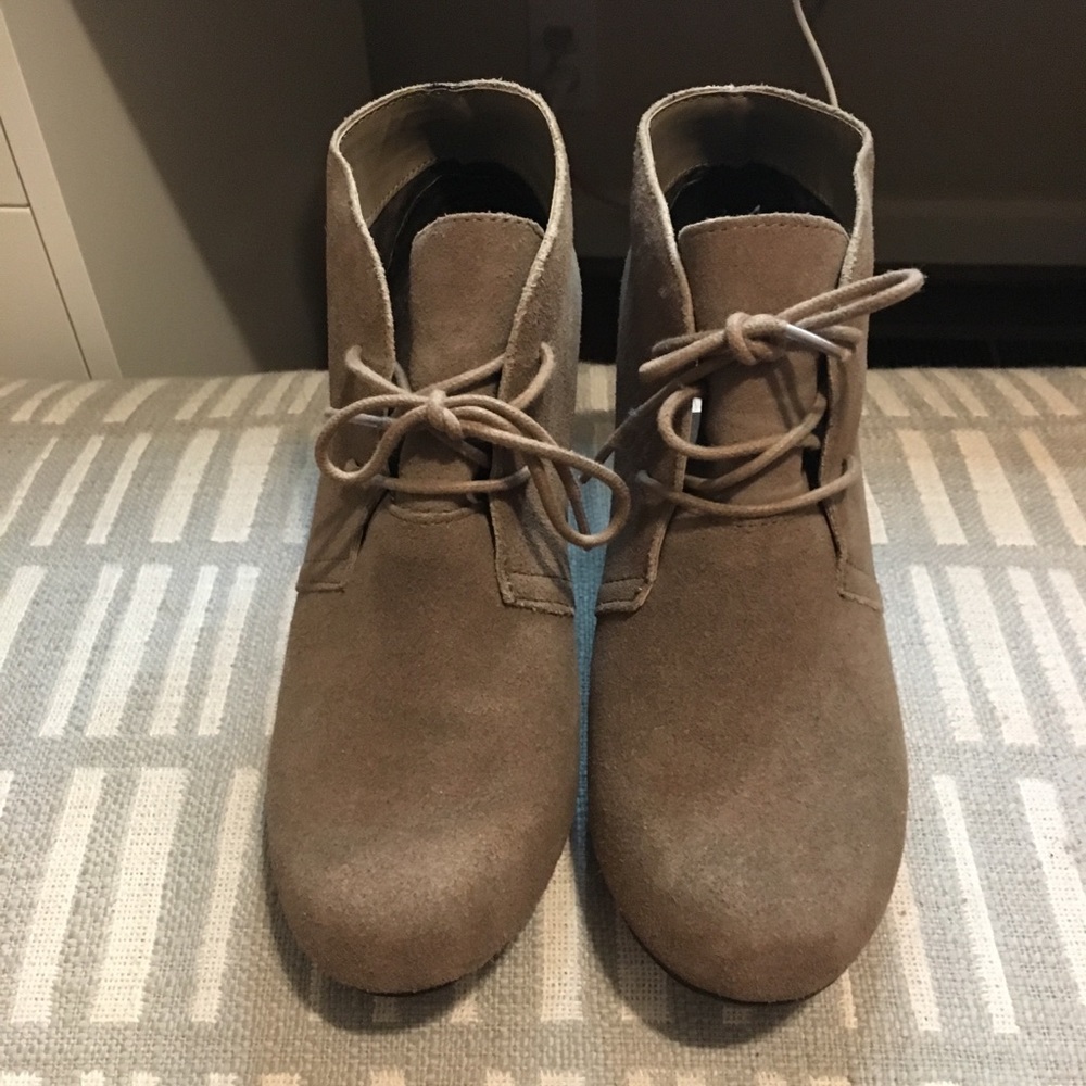 DOLCE VITA WEDGE ANKLE BOOTIES