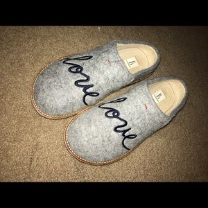 ELLEN DEGENERES SLIPPERS
