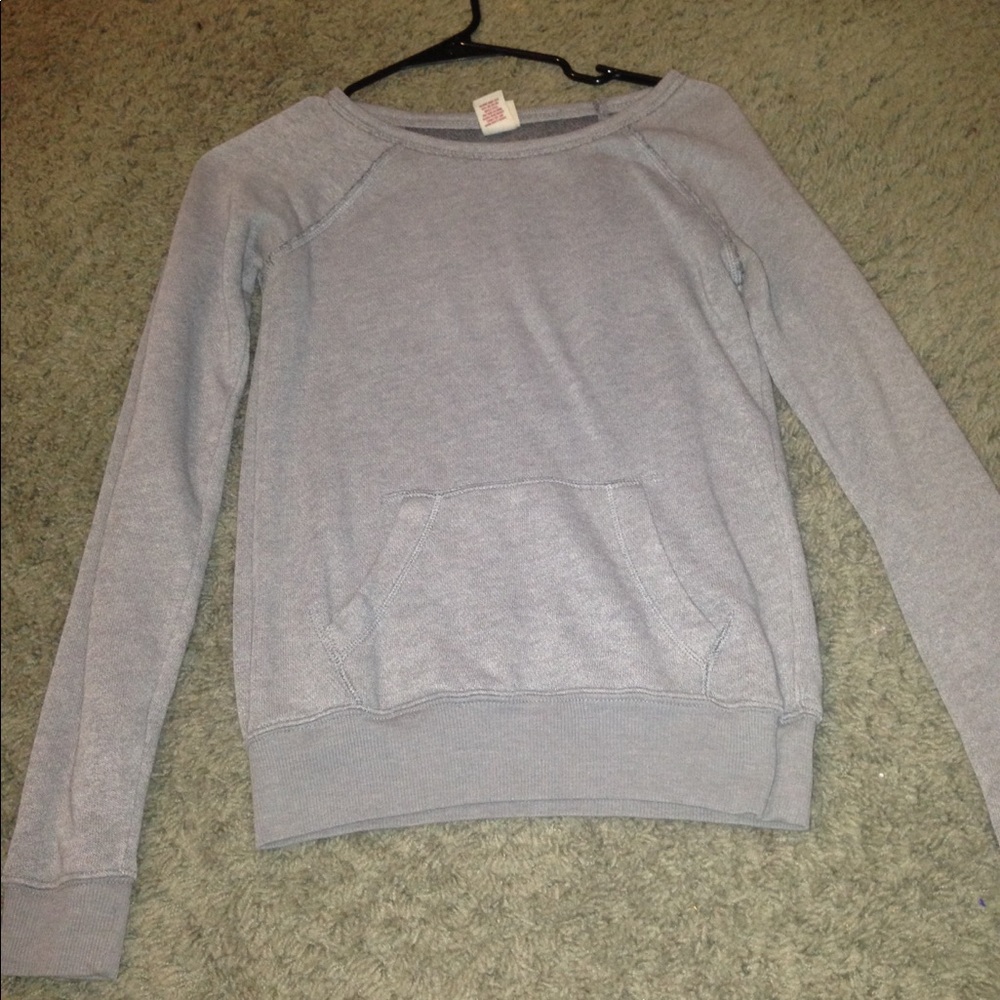 Grey sweatshirt