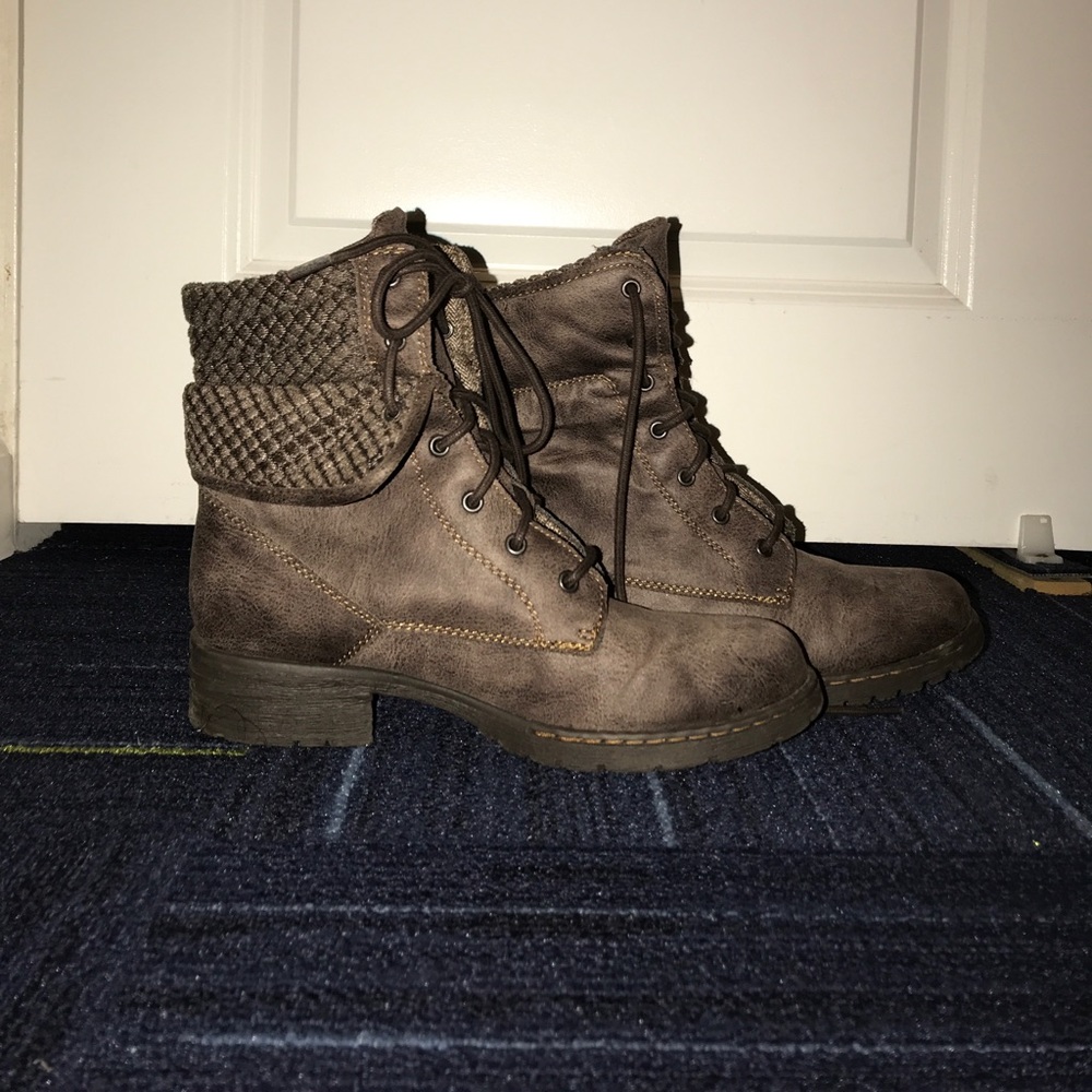 B.O.C combat boots