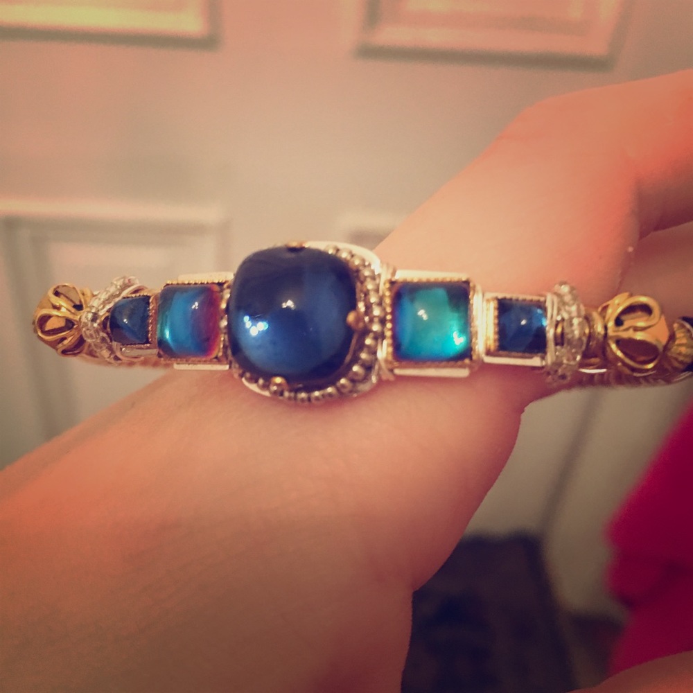 Gold and jewel bracelet
