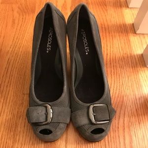 Aerosoles grey suede wedge peep toe heels