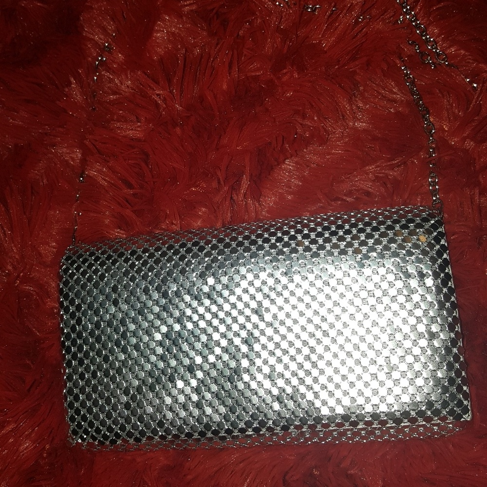 Silver dazzling chain purse