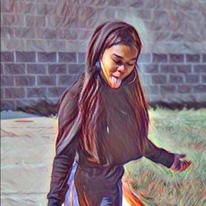 Meet your Posher, Makayla