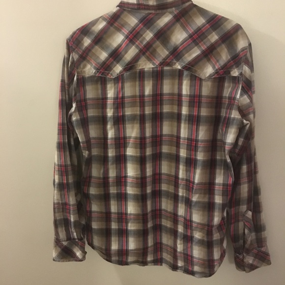 Men’s casual button down shirt. - Picture 2 of 3