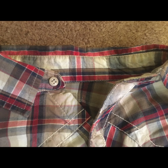 Men’s casual button down shirt. - Picture 3 of 3