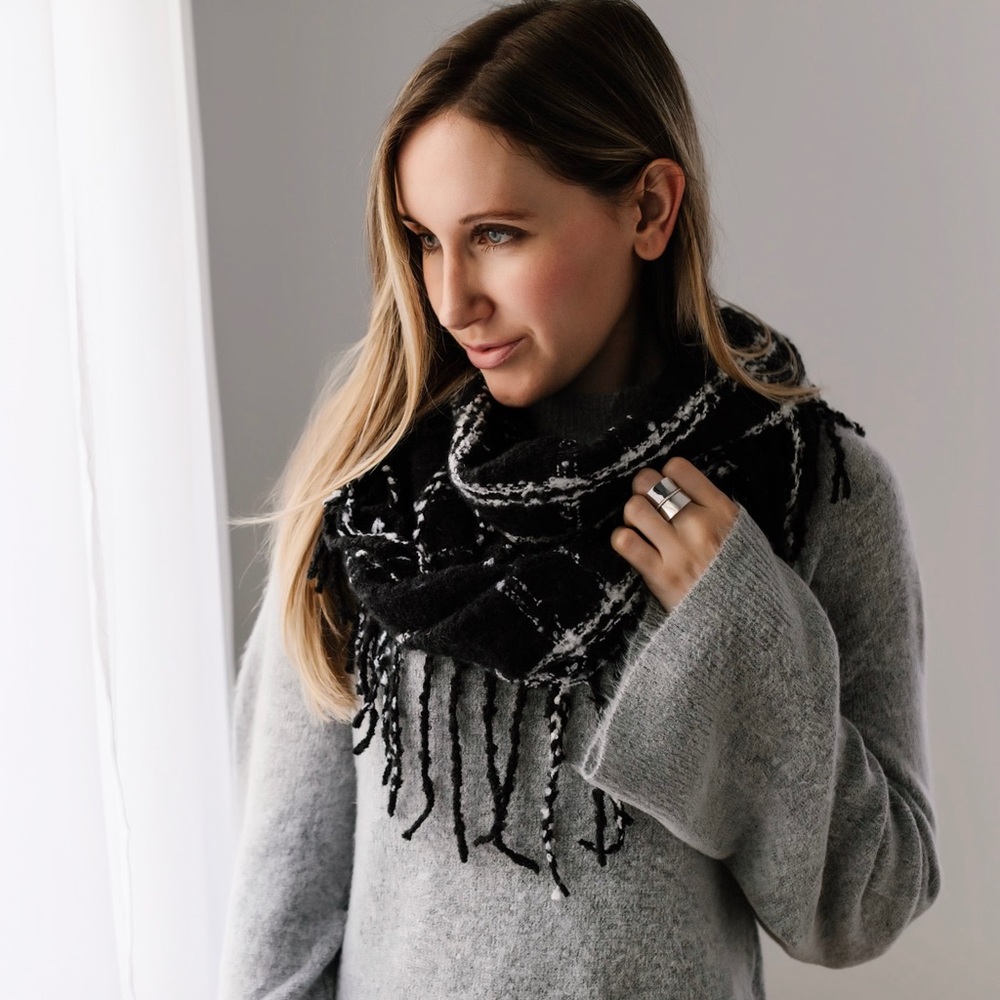72nd Street Infinity Scarf 🔸Last One - Picture 2 of 4