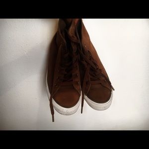 BROWN LEATHER CONVERSE