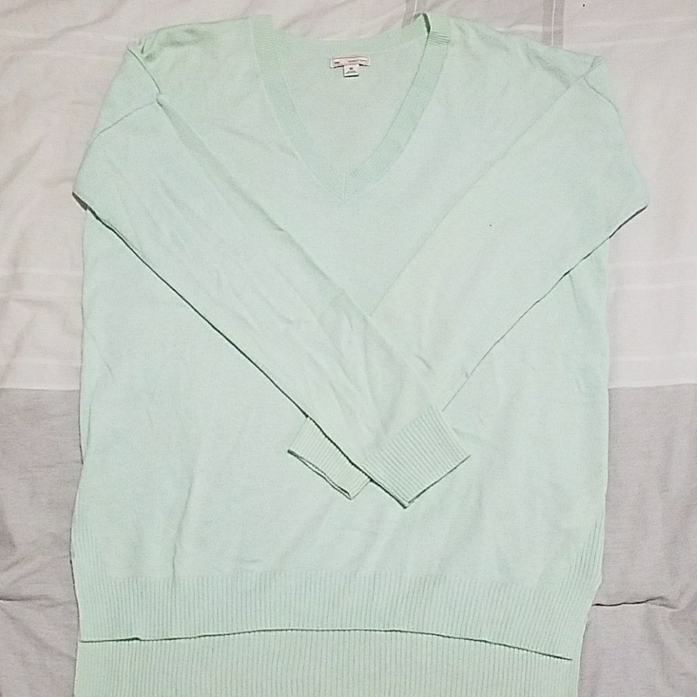 Gap V neck Sweater