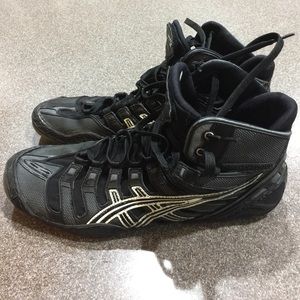 Asics wrestling shoe 9/10