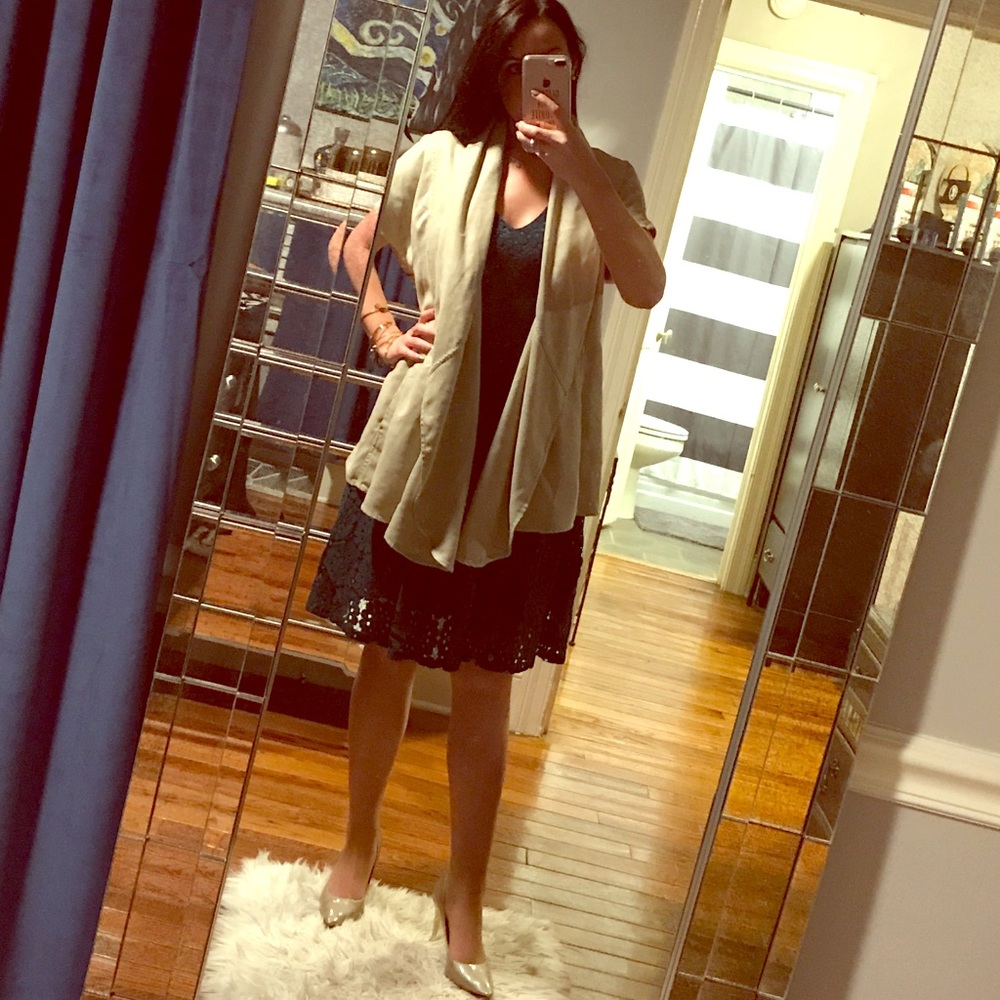 Chico’s size 0 short-sleeved faux-sued jacket