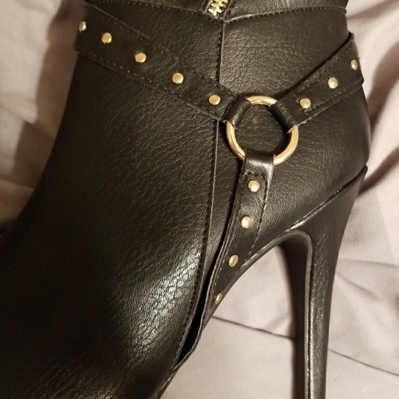 Over the knee boots - Picture 2 of 3